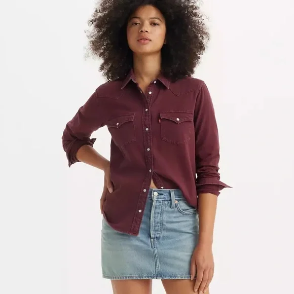 💕 LEVI’S ultimate western denim shirt NEW size S in Windsor wine, pearl snap - Picture 2 of 3